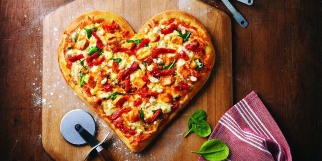 Пицца сердечком